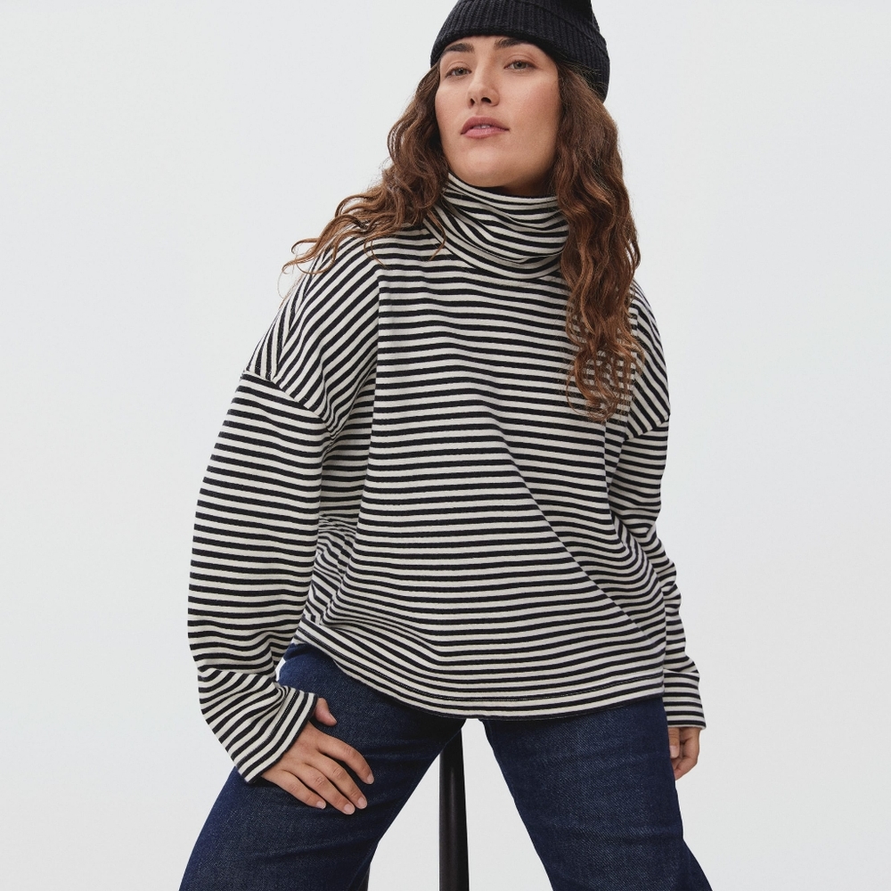 Everlane Turteneck Sweatshirt black white stripe size M